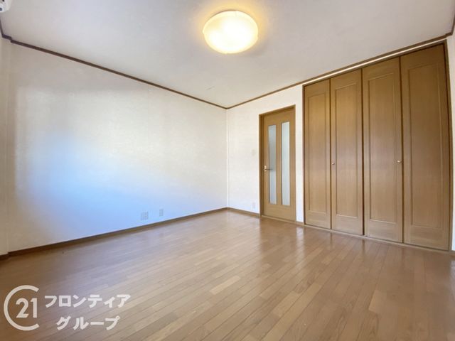 3LDK Steel-Framed House for Sale in Higashiosaka, Osaka - Thumbnail 4