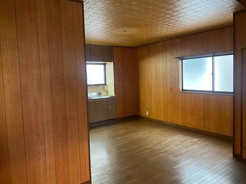 2LDK Used Detached House in Matsubara City, Osaka for 6.8 Million Yen - Image 1