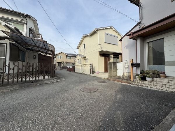 4LDK Detached House for Sale in Minoh, Osaka - 108.37 sqm - Thumbnail 2