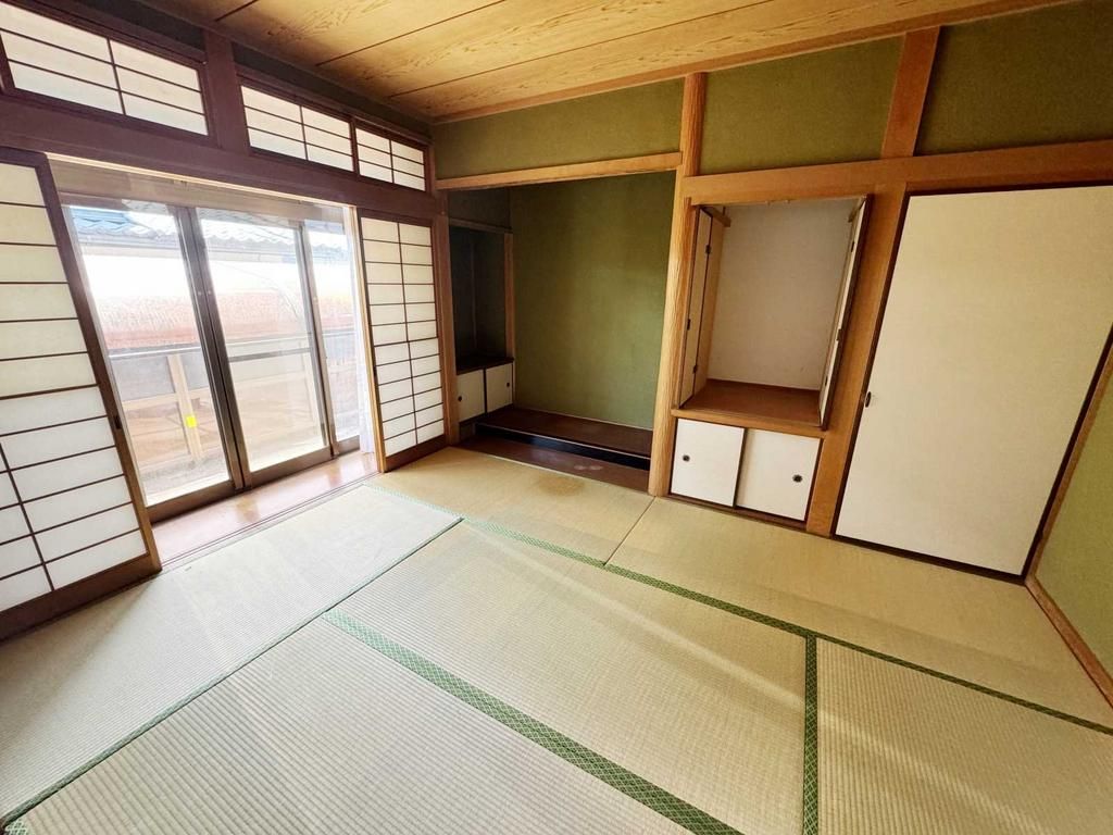 5DK House with 3 Parking Spaces in Himeji's Shosha Area - Thumbnail 2