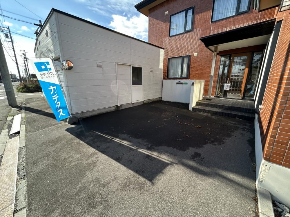 7LDK Detached House in Hakodate with Full Renovation - Thumbnail 2