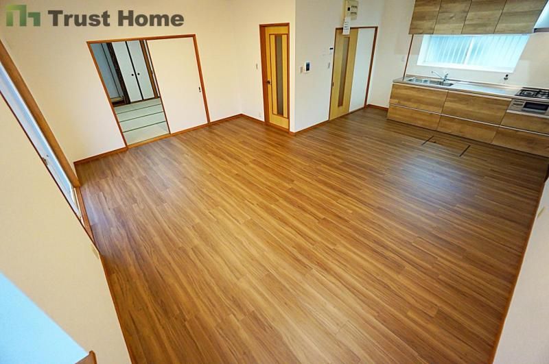 Renovated 4LDK House for Sale in Inagawa, Hyogo - Thumbnail 2