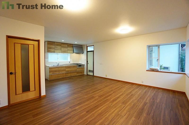 Renovated 4LDK House for Sale in Inagawa, Hyogo - Thumbnail 3