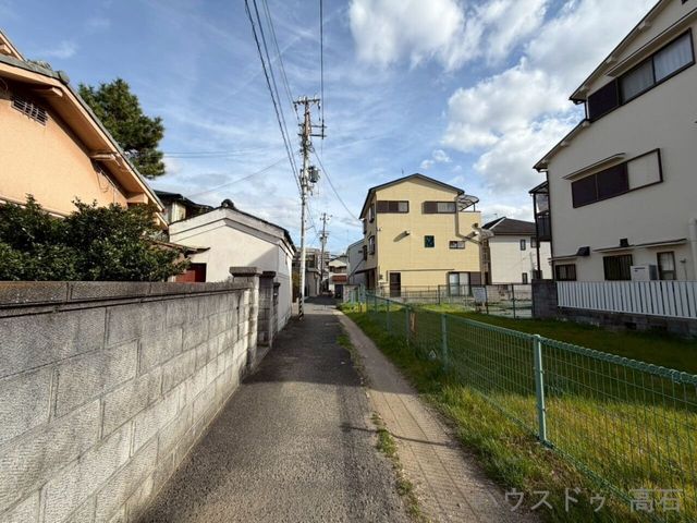 Two-Unit Rental Investment Property for Sale Near Takashi Station - Thumbnail 3