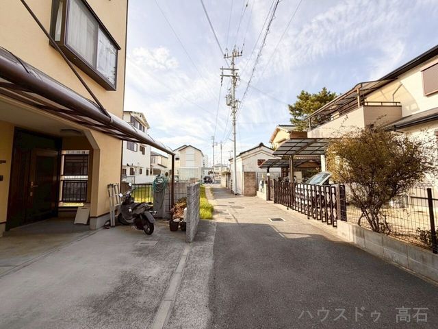 Two-Unit Rental Investment Property for Sale Near Takashi Station - Thumbnail 2