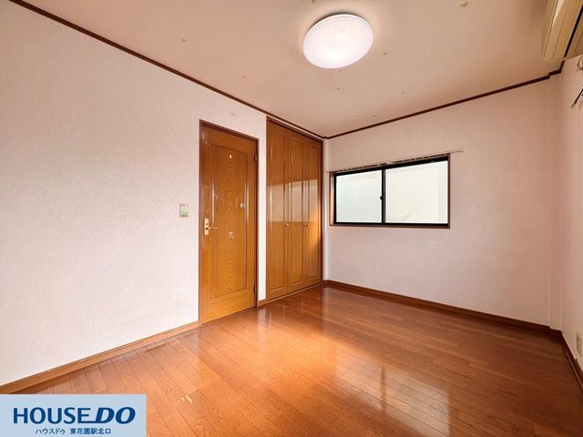 3-Story House for Sale in Yao, Osaka - 3LDK with Garage - Thumbnail 2