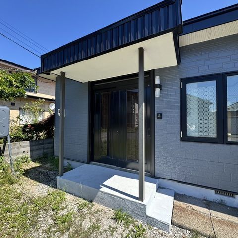 4LDK Single-Story House for Sale in Tomakomai, Hokkaido - Thumbnail 2