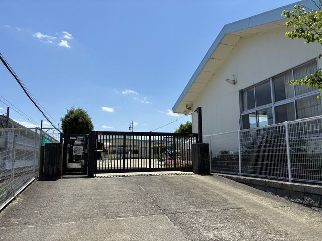 Renovated 4SLDK House in Yokkaichi, Mie - 115m² - Thumbnail 3