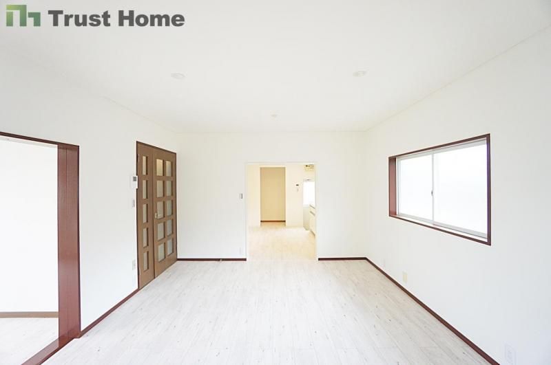 Renovated 5LDK House for Sale in Inagawa, Hyogo - Thumbnail 3