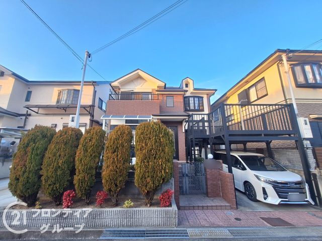4LDK Detached House for Sale in Tondabayashi, Osaka - Thumbnail 2