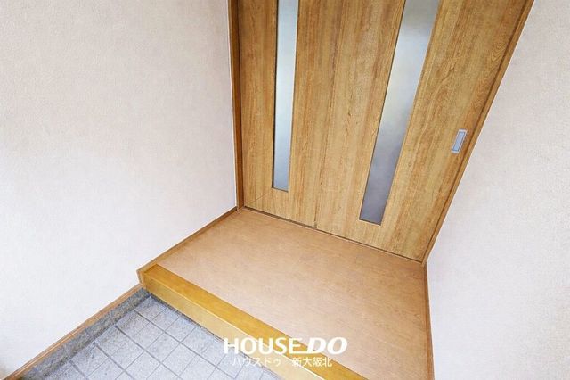 Renovated 2LDK House Near Kanzakigawa Station, Osaka - Thumbnail 3