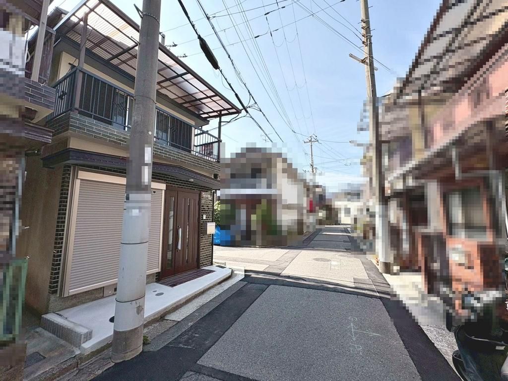 Renovated 3DK Corner Lot House Near Hatsushiba Station, Sakai - Thumbnail 2
