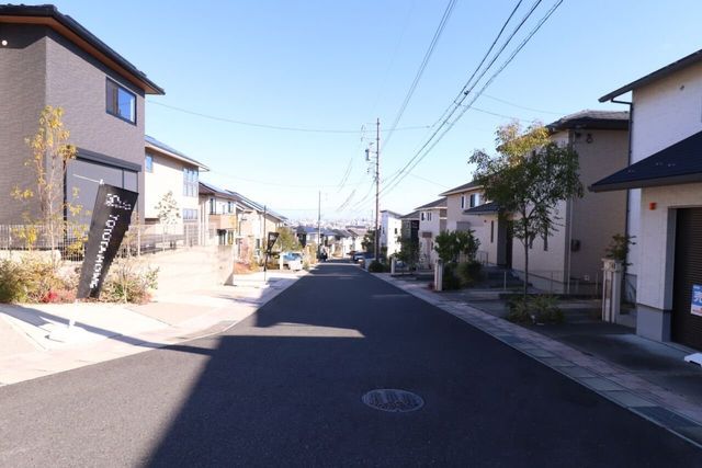 3LDK House for Sale in Yokkaishi, Mie Prefecture - Thumbnail 2
