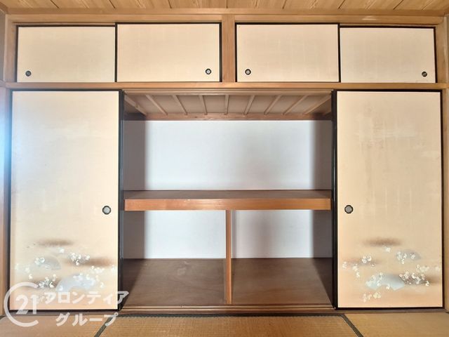 6DK Family Home with Parking for Sale in Yao, Osaka - Thumbnail 2