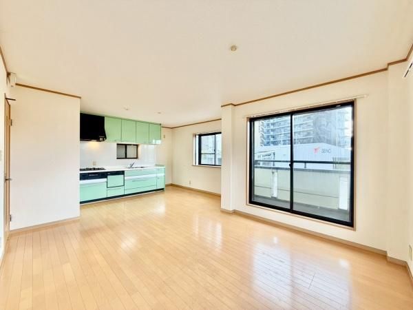 4LDK Steel House near Nakatsu Station, Osaka | 101.25 sqm - Thumbnail 3