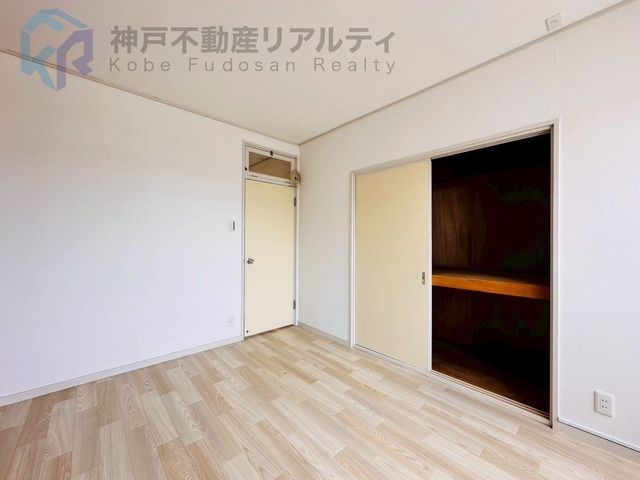 Renovated 3LDK House in Kasugadai, Kobe - 10 Min Walk to School & Supermarket - Thumbnail 4