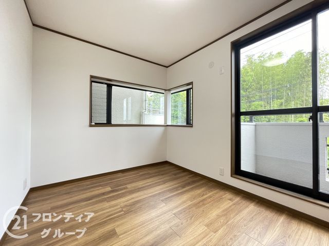 Renovated 4LDK House for Sale in Hirakata, Osaka - Thumbnail 4