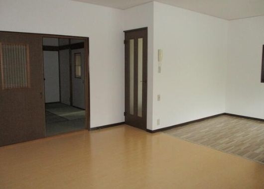 5DK Renovated House for Sale in Iwade, Wakayama - Thumbnail 4