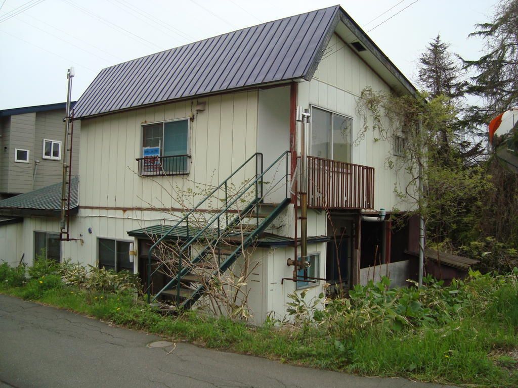 Two Houses on 782sqm Lot for Sale in Noboribetsu, Hokkaido - Thumbnail 3