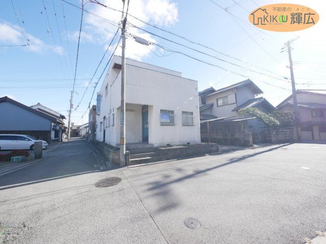8DK RC House for Sale in Himeji, Hyogo 204sqm - Thumbnail 2