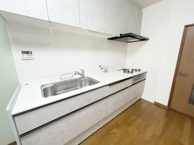 4LDK Wooden House in Moriguchi with 2022 Renovations - Thumbnail 3