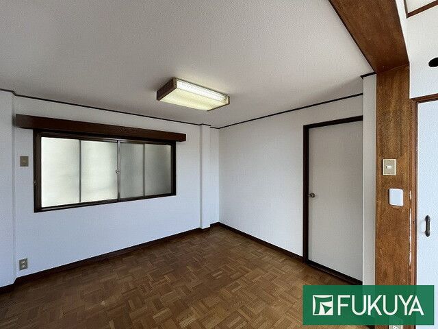 Renovated 3-Story Corner House Near Maya Station, Kobe - Thumbnail 3