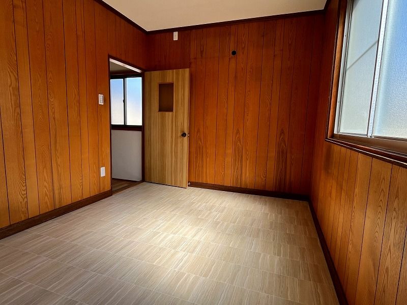 Renovated 3LDK House Near Midoribashi Station, Osaka Joto Ward - Thumbnail 4