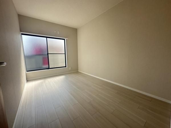Renovated 3LDK Detached House for Sale in Katano City, Osaka - Thumbnail 4