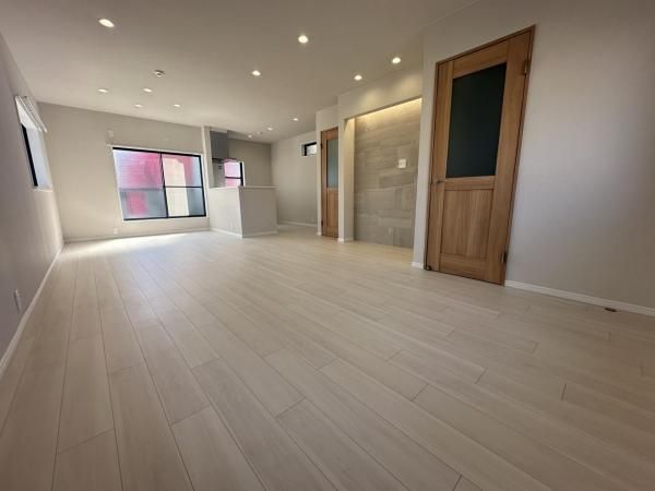 Renovated 3LDK Detached House for Sale in Katano City, Osaka - Thumbnail 3