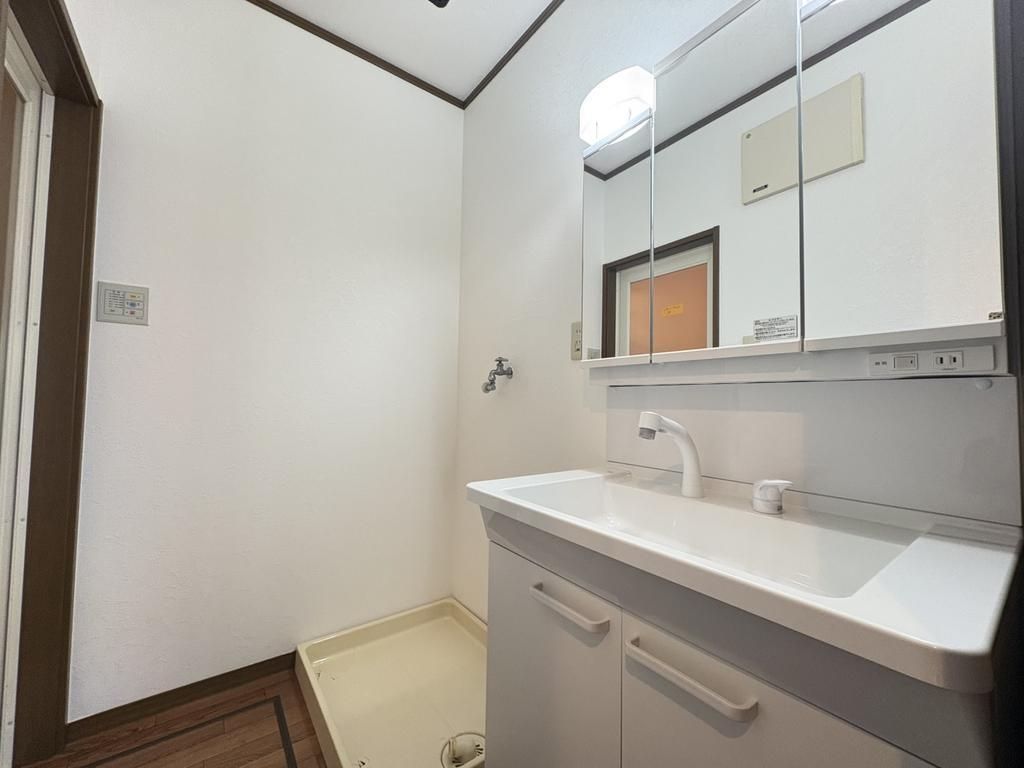 Renovated 2SDK House Near Emmachi Station in Kyoto - Thumbnail 3