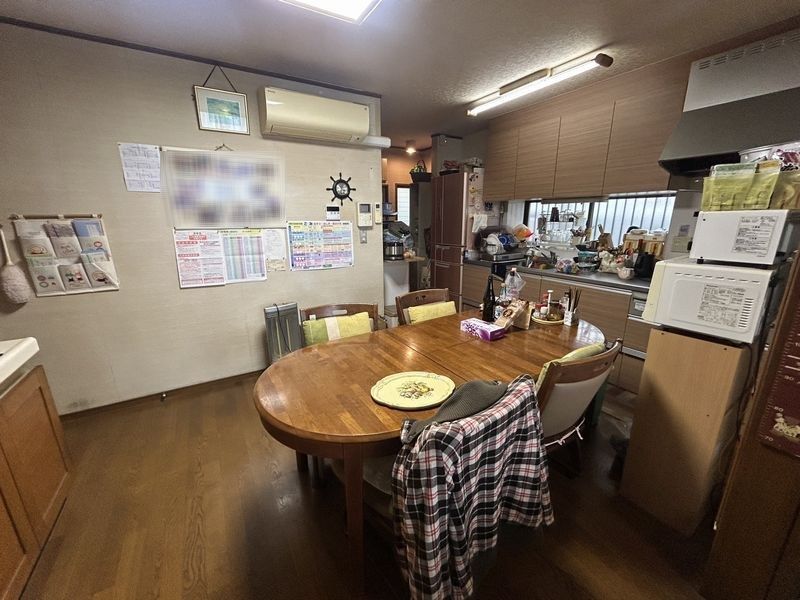 6LDK Hillside Family House with Kotatsu in Ikeda, Osaka - Thumbnail 3