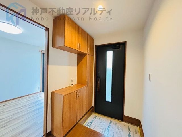 Renovated 4LDK Lightweight Steel House in Kobe's Tarumi Ward - Thumbnail 2