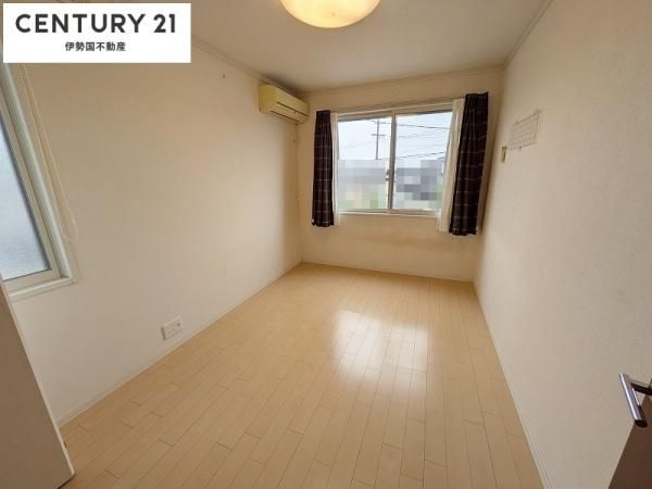 3LDK House for Sale in Yokkaichi, Mie - 93.67sqm - Thumbnail 2