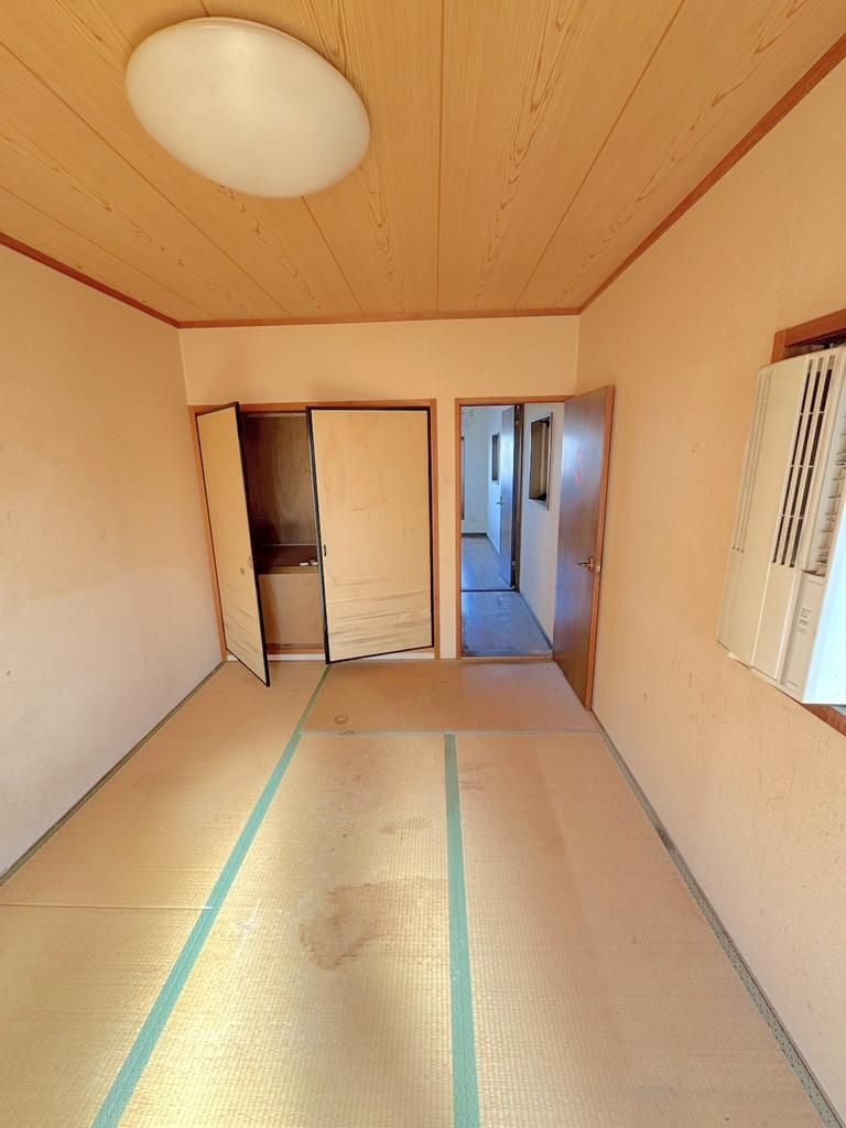 Vacant 3DK House for Sale in Moriguchi City, Osaka - Thumbnail 2