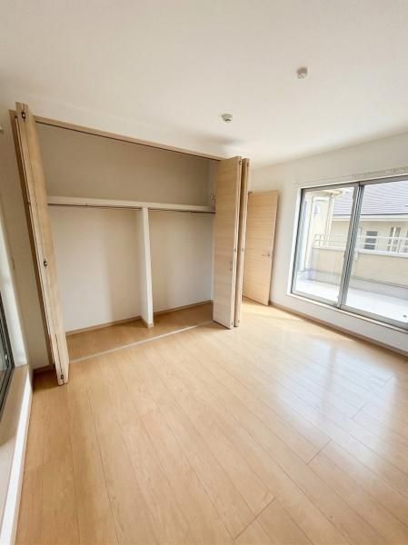 4LDK Detached House for Sale in Nishiyodogawa-ku, Osaka - Thumbnail 4
