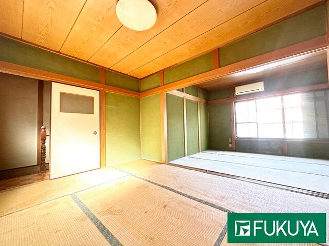 5-Bedroom Wooden House for Sale in Higashi-Osaka, Osaka - Thumbnail 2