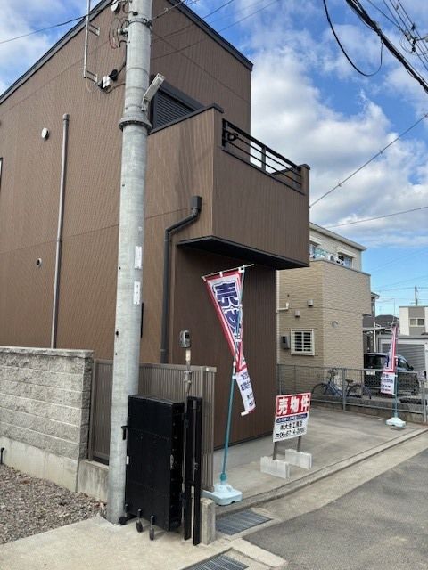 Modern 2SLDK House for Sale in Izumi, Osaka - 4 Min Walk to Station - Thumbnail 2