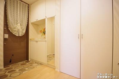 Modern Shop-Residence for Sale in Sakai City, 2LDK, 118sqm — Front_door, Higashi, Osaka