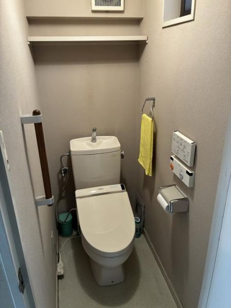 3-Story 2DK Wooden House for Sale in Kobe Hyogo-ku - Image 1