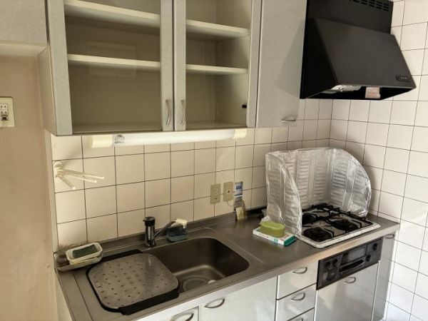 3-Story 2DK Wooden House for Sale in Kobe Hyogo-ku - Thumbnail 3