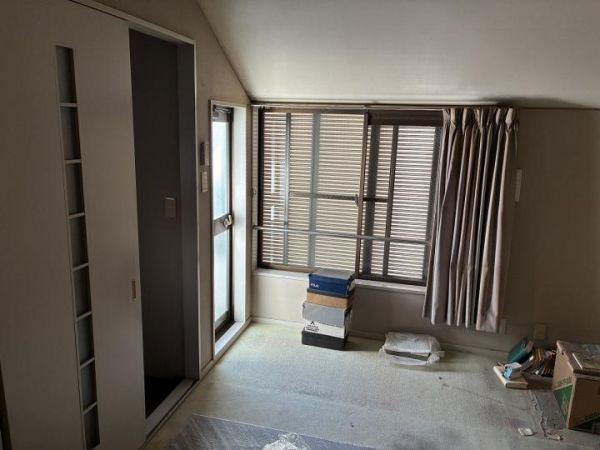 3-Story 2DK Wooden House for Sale in Kobe Hyogo-ku - Thumbnail 4