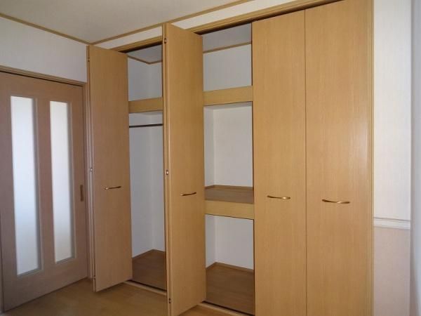 Renovated 5SK Terrace House for Sale in Amagasaki, Hyogo - Thumbnail 2