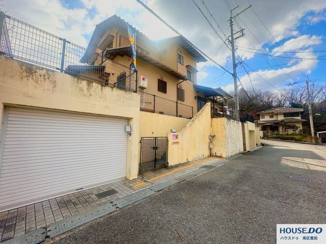 Renovated 4LDK Detached House for Sale in Sakai Harumidai, Osaka - Thumbnail 2