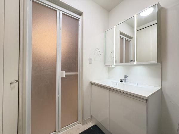 Modern 3SLDK House in Sakai Minamiku with Solar & Full AC - Thumbnail 4