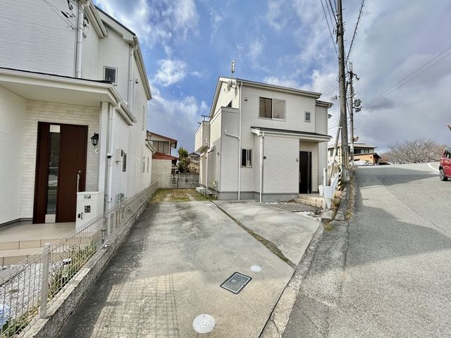 Renovated 4LDK House in Miyake Town Near Ishi Station - Thumbnail 3