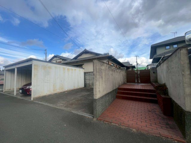 5DK Detached House in Wakayama City with 469m2 Land - Thumbnail 3