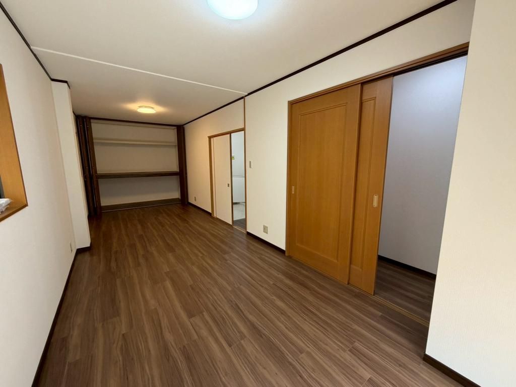 Renovated 3LDK House for Sale in Moriguchi, Osaka - Thumbnail 3