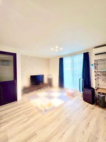 Modern 4LDK Detached House for Sale in Osaka's Nishinari Ward - Thumbnail 2