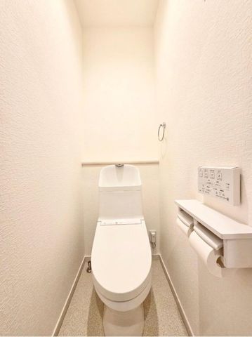 Modern 4LDK Detached House for Sale in Osaka's Nishinari Ward - Thumbnail 4