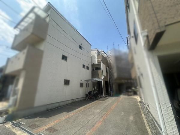 4LDK House for Sale in Higashiyodogawa-ku, Osaka - Thumbnail 2